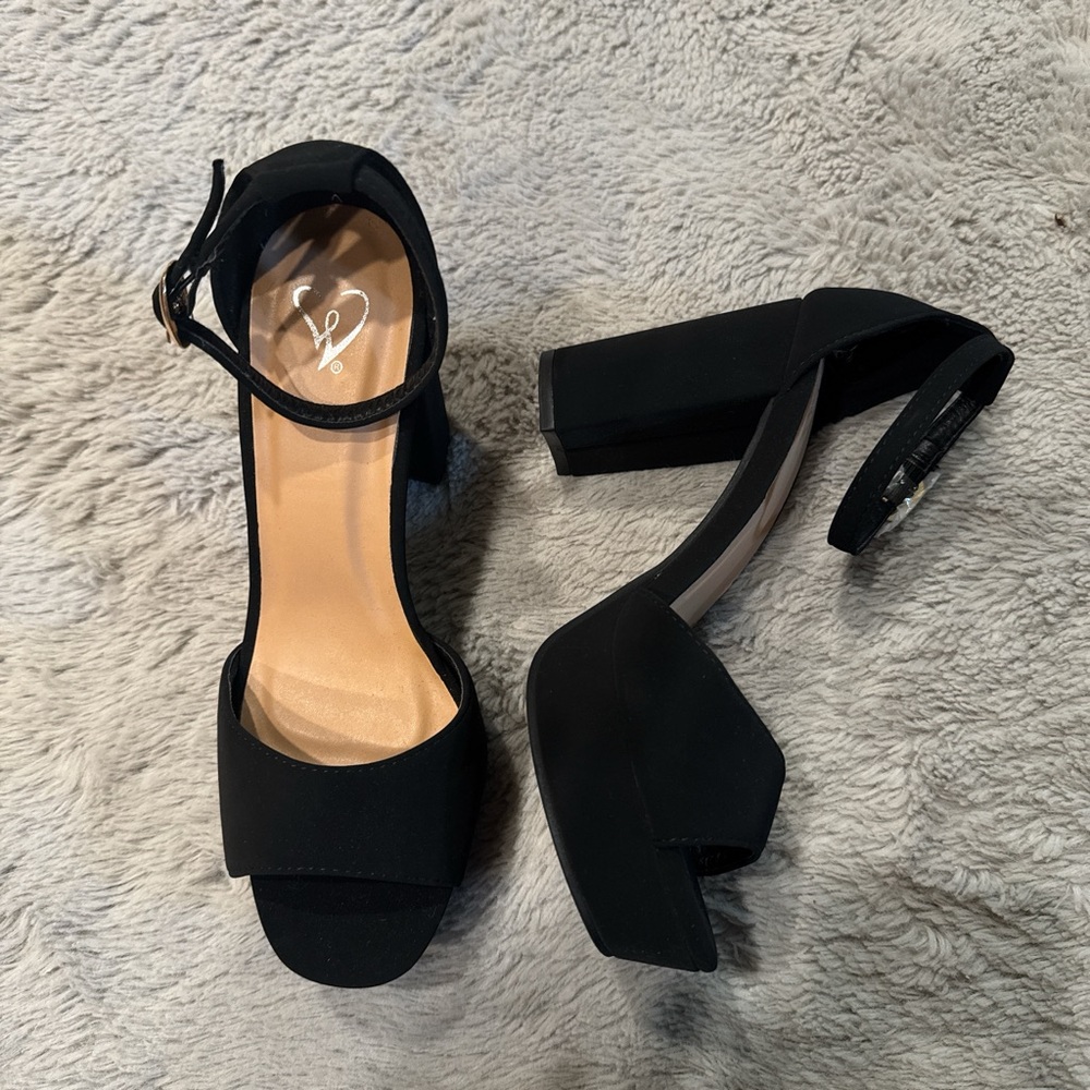 Windsor Black Heels Sophisticated Style